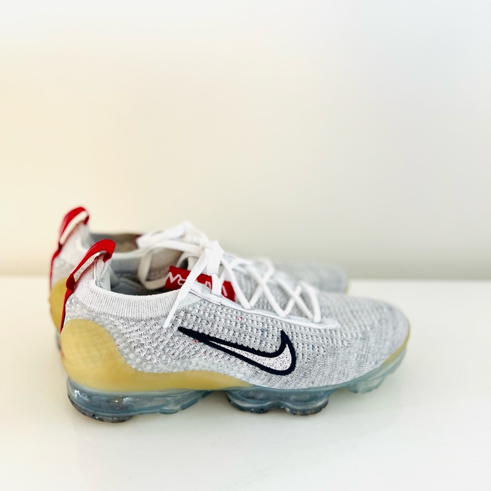Nike Air VaporMax sneakers - Picture 6 of 10